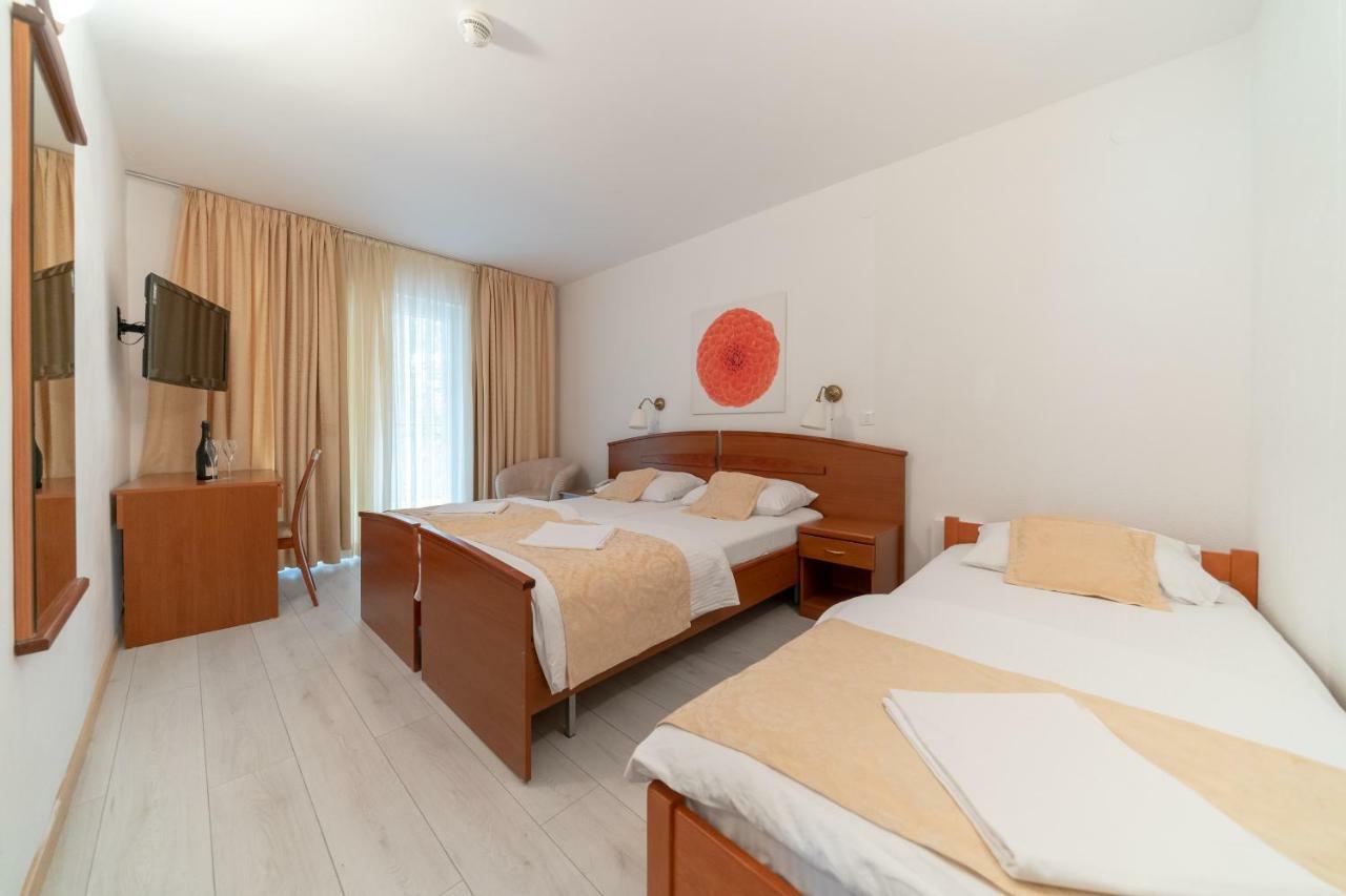 Hotel Hygge Biograd Na Moru Buitenkant foto